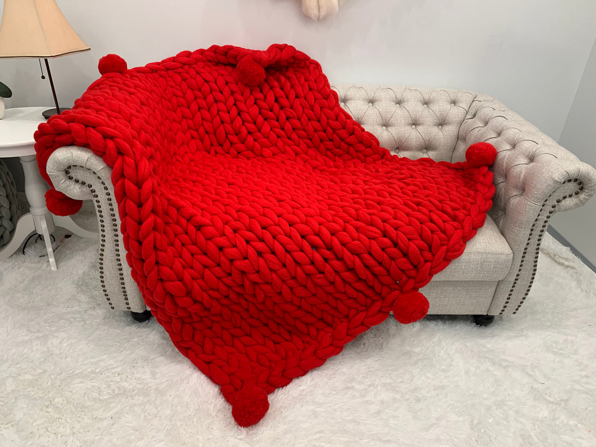 Merino Wool Blanket with Pom Poms BeCozi