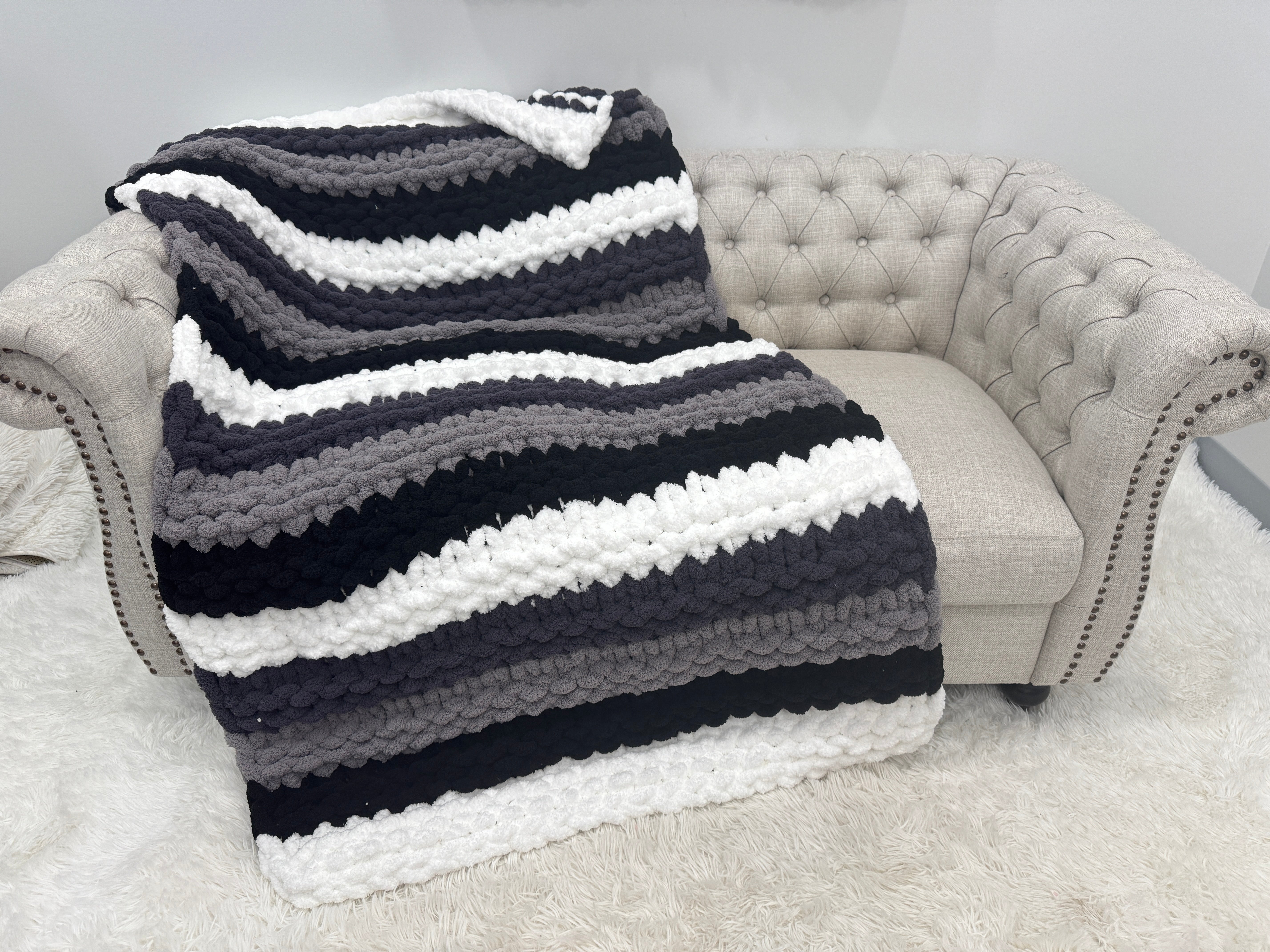 BABY WOOL BLANKET STOLE ブラック BABY WOOL BLANKET STOLE ブラック Midnight Sun Throw Blanket