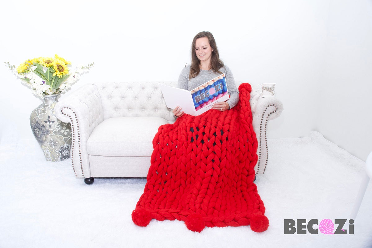 Watch This Woman Make A Giant Pom Pom Blanket, Aleiss spent THREE DAYS  making this huge pom-pom blanket and it's insane! 😮 Pomtastic, By  Ultimate