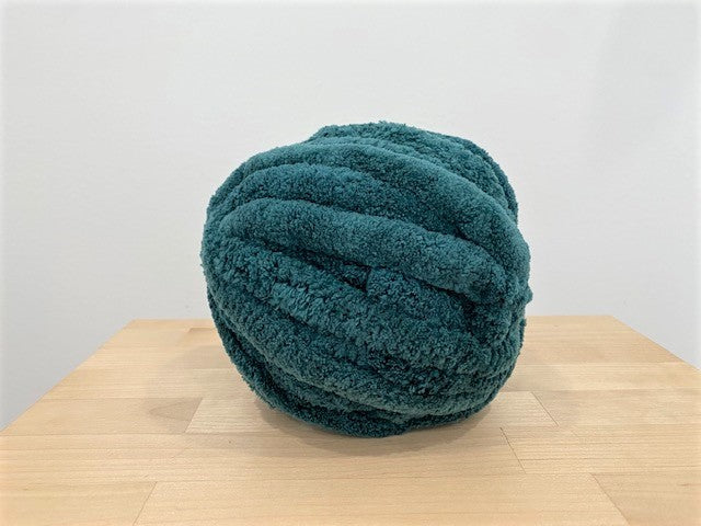 Plush and Lush Velvet Yarn, 1 inch thick – BeCozi