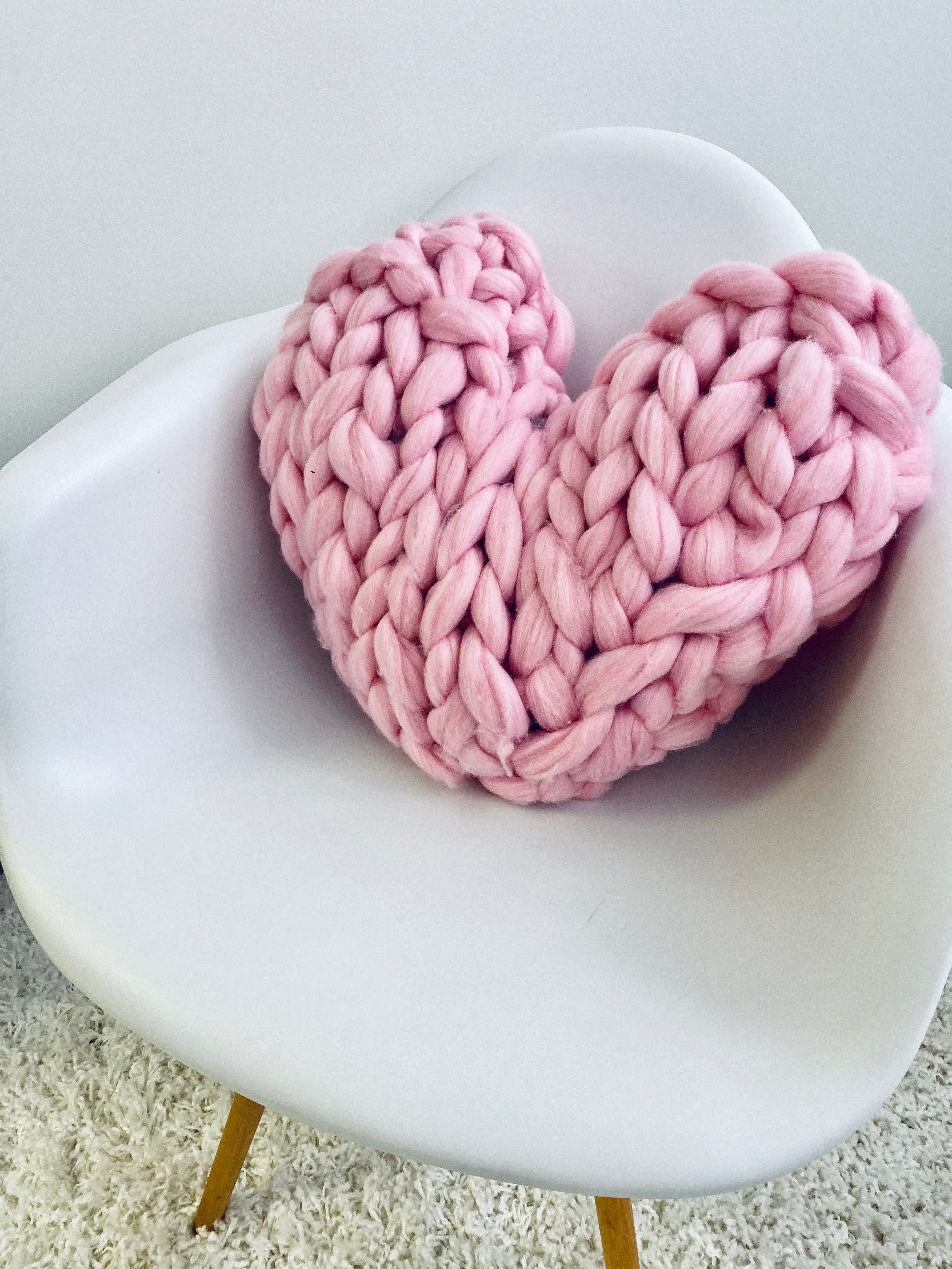 DIY Knit kit for a Round PIllow – BeCozi